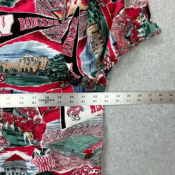 Reyn Spooner Sports Wisconsin Badgers Shirt Mens M Hawaiian Aloha Rayon Campus - Picture 3 of 11